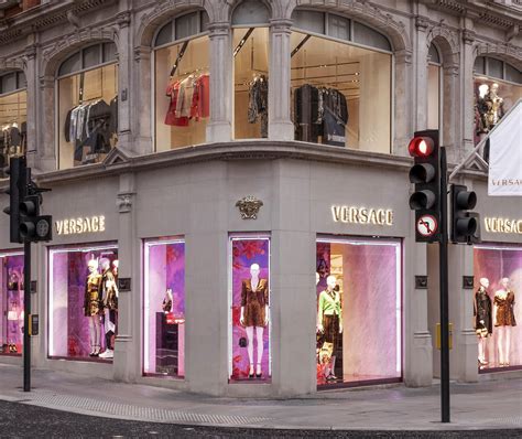 bourique versace londra|Versace opens new flagship store in London at New Bond Street.